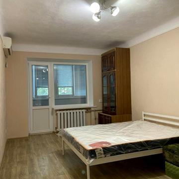 Олександра Поля просп. (Кірова), 100-А