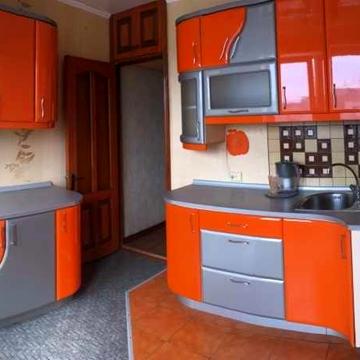 Продається трикімнатна квартира