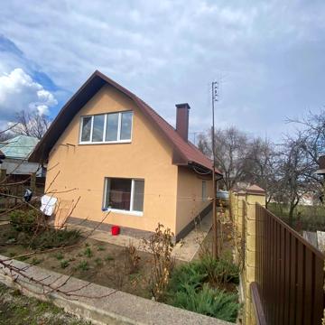Вишнева, 10