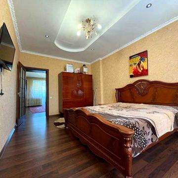 В продаже 3 кк на улице Садовой со своим гаражом во дворе!