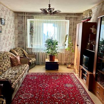 Продаж 4 кімнатноі квартири на Г. Крут під Є-відновлення  .