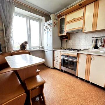 Продам 2 к квартиру (Чешка) Пр.Центральний- 6 Слобідська