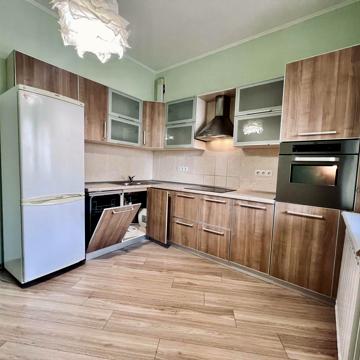 Володимира Івасюка просп. (Героїв Сталінграду), 10-А