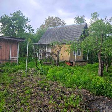 Продам дачу в см Глеваха-1, фасадный участок, 6 соток. Свет + вода.
