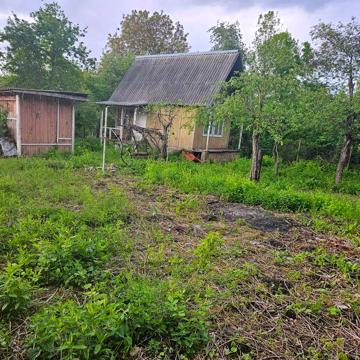 Продам дачу в см Глеваха-1, фасадный участок, 6 соток. Свет + вода.