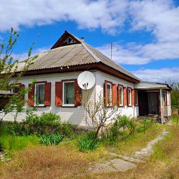 Продам будинок в с. Білозіря біля лісу