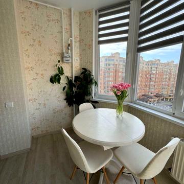 Братська вул., 24