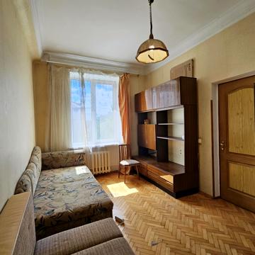 Будівельників вул., 32/2