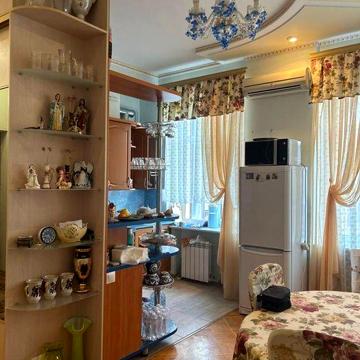 Продам 3  кімнатну квартиру центр