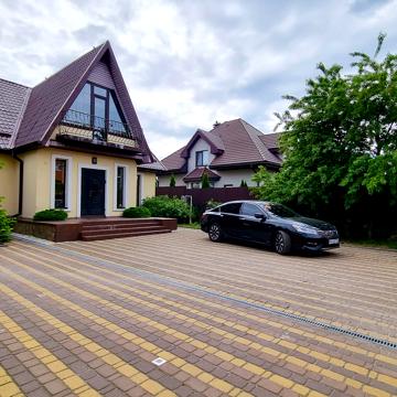 Садова вул., 52
