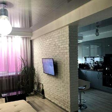 Продам 2-ком квартиру в кирпичном доме на ул. Парковой (2-356-086)