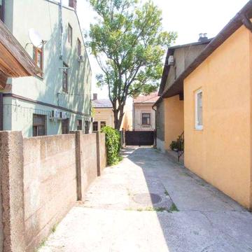 Продається 1-кімнатна квартира в центрі