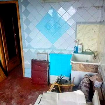 БОЛЬШАЯ. 39,3 метра , Продам в Кирпичном доме, ул. Бахчисарайская