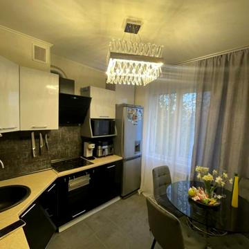 Євгена Чикаленка вул., 75