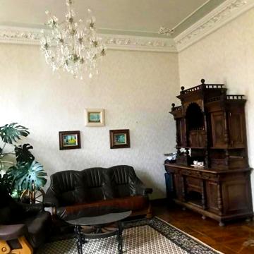 Кіри Муратової вул., 10