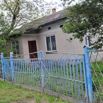 Продам просторий будинок у селі Целіїв ( Мишківці), Тернопільської обл