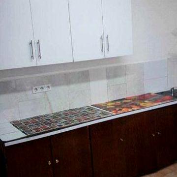Здам двоповерховий будинок біля лікарні: 4 кімнати, баня, басейн, двір