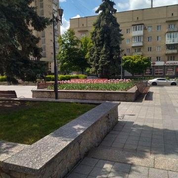 Продам сталинку в центре под ремонт
