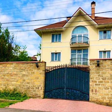 Оренда будинку. Гореничі Басейн.