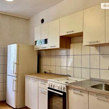 Довгострокова оренда 3к Квартира Коломийська вулиця