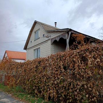 Будинок з ділянкою в Київській області