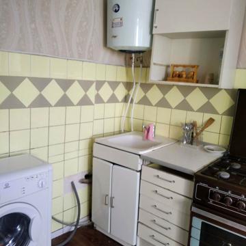 Андрія Малишка вул., 35