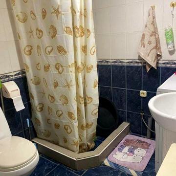 Продам 1/2 будинку