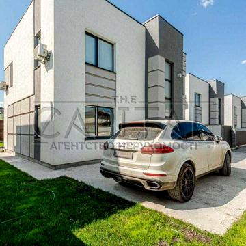 Аренда дома в два этажа 145m², Гатное