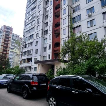 Червоної Калини просп. (Володимира Маяковського), 7