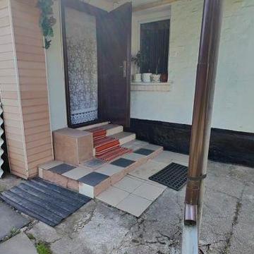 Продаж 3кімнатної квартири з власним двором Гординського