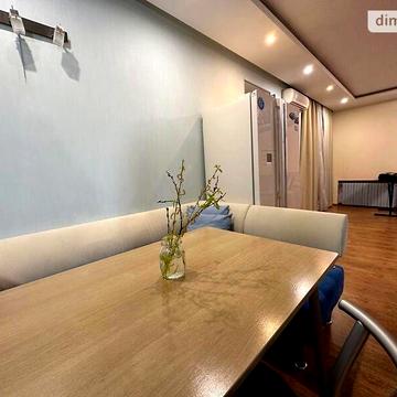 Продаж 3к Квартира Ніла Армстронга (Казакова) вулиця