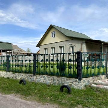 Гарний будинок в затишному місці