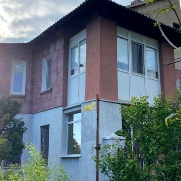 Продам 2-х комнатну квартиру ЖК .