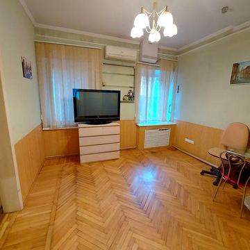 Сдаю  3 комн.кв. Центр города,площадь Льва Толстого