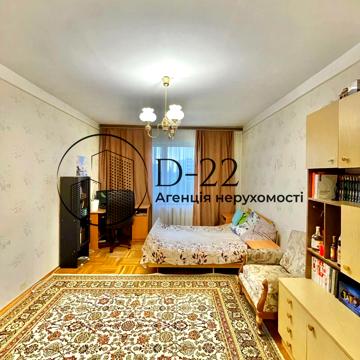 Героїв Дніпра вул., 35