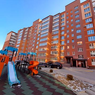 Степана Бандери просп., 83-Б