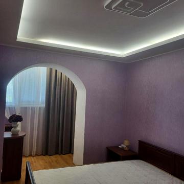 Тополина вул., 7