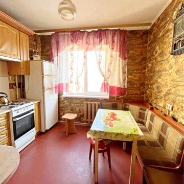 ВЛАСНИК. Продам квартиру 3-ох кімнатну в Вишневому