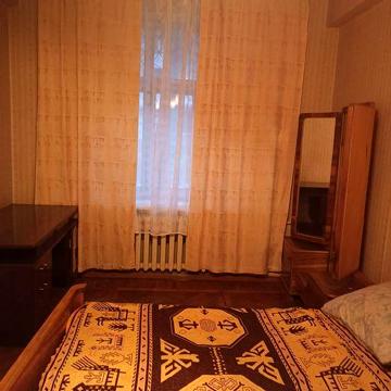 Сдам 4-х комнатную квартиру в центре