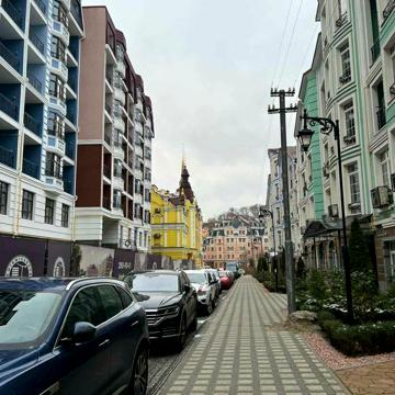 Воздвиженська вул., 50