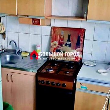 Чарівна вул., 48