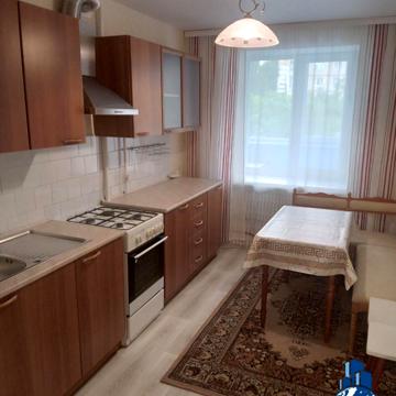 Героїв просп., 23