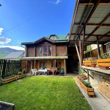 Два будинки в Карпатах для бізнесу або великої родини, Рахів