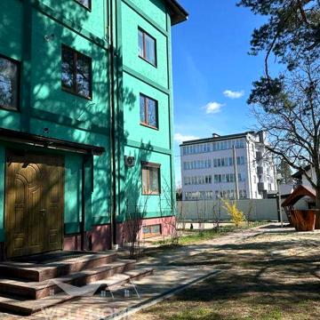 Продаж 2 кімнатної  квартири в клубному будинку, Батуринська,  Бровари