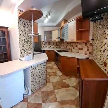 Здам 3 к.кв. вул.Грушевського буд.11 здається вперше р-н Парку