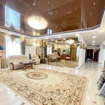 Велика, сучасна, видова квартира на проспекті у продажу ЖК Славний