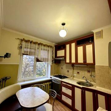 **Затишна 2-Кімн. По вул. Соборності (Доценка)