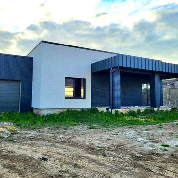 Сучасний будинок 150 кв. м. з гаражем