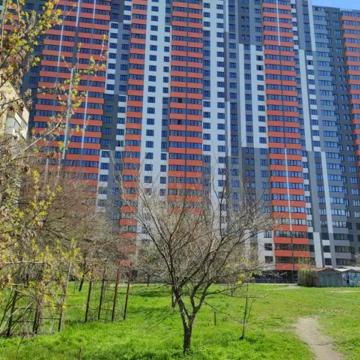 Володимира Сосюри вул., 6