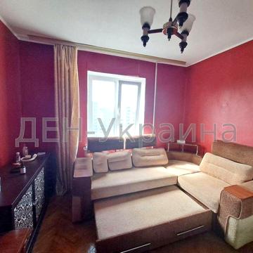 Продам 3 кімнатну квартиру на Троєщині, по вул. Бальзака 61
